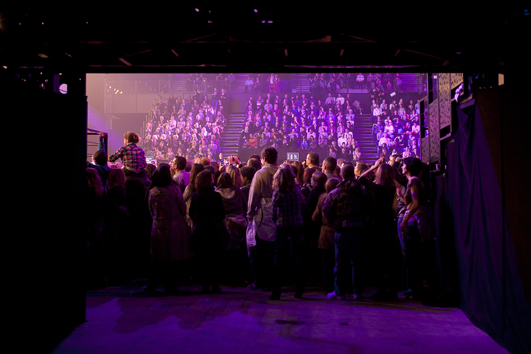 http://www.made-design.fr/INDEXHIBIT/files/gimgs/6_enfoires-2011-arena-publicvendredi3.jpg